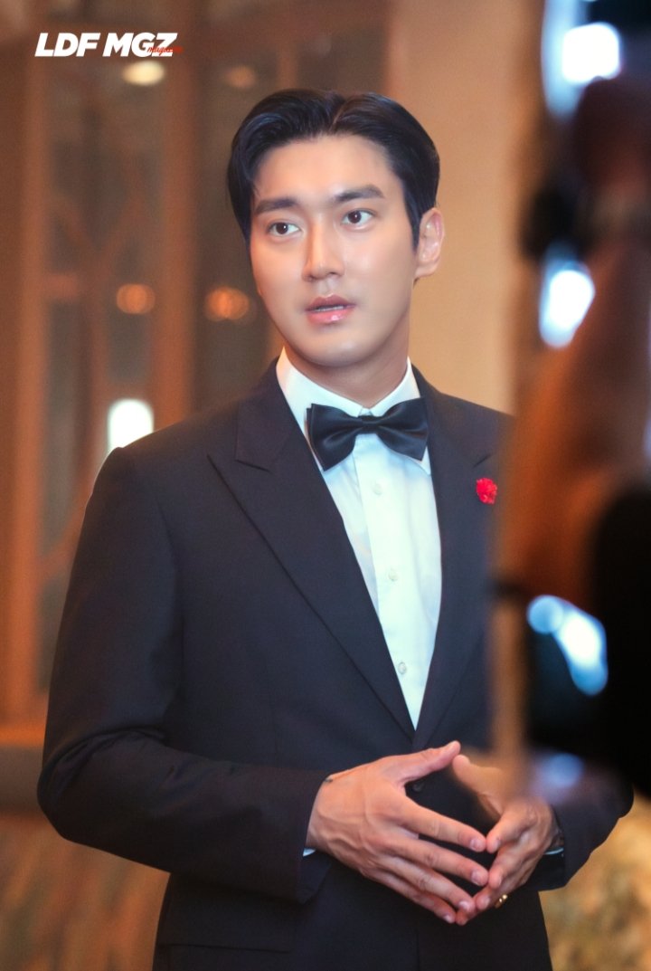 Behind The Scenes LDF Magazine 💙 

#SIWON #최시원 #시원
