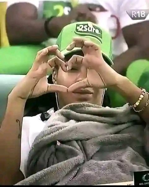 LallywaBusi's tweet photo. Good Morning Unicorns, Islanders, Shippers, both caring and strategic fans voting for Venita 🦄🏝❤
We go again today, harder this time❤❤
#BBNaijaAllStars https://t.co/HNyPO3OJUC