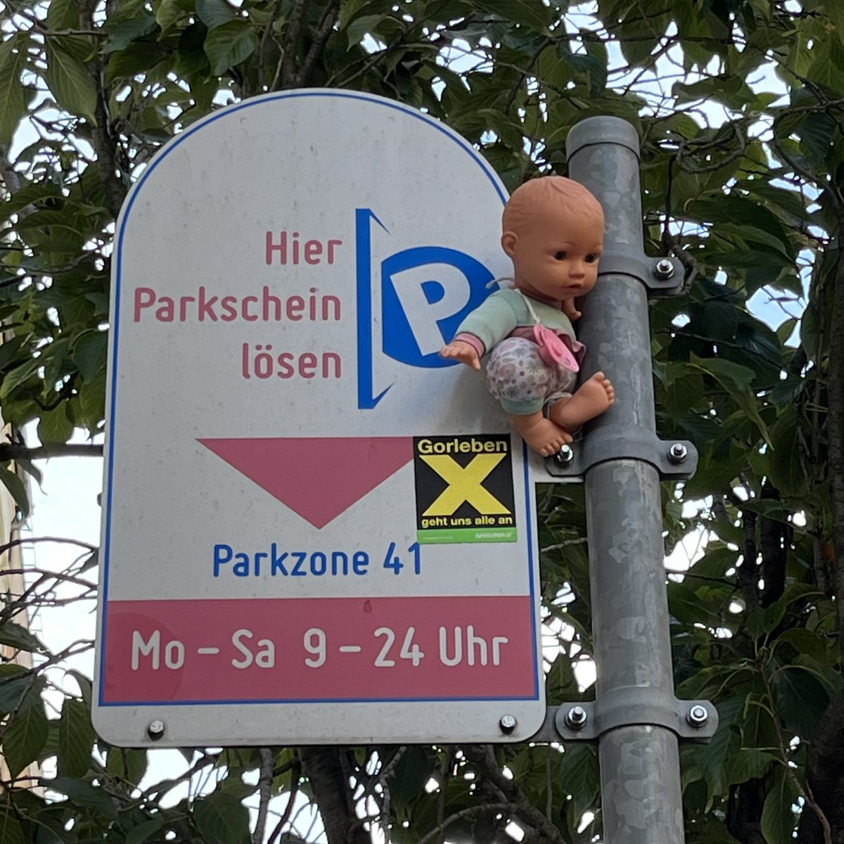 guidepl1's tweet photo. Small brother is watching you

#Berlin https://t.co/jgLjJKwRgq