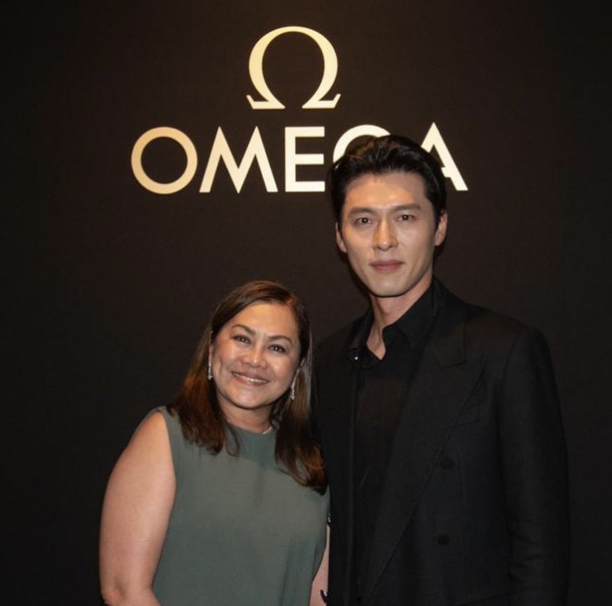 iamneelie09's tweet photo. Hyun Bin with Mrs Marilen Roa Nunez 📸
Ctto @marilenroanunez
#oemgaeuropeanmasters2023
#cransmontana🇨🇭
#cryderaltitudeclub
#day3dinner https://t.co/uuCVwmPC9B