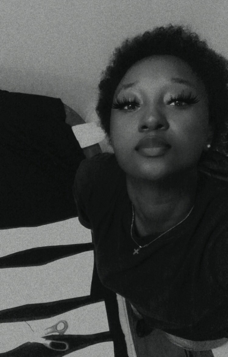Doyiniyod's tweet photo. What i do and how i look amazing doing it🌹 https://t.co/O2HxWtOEeY
