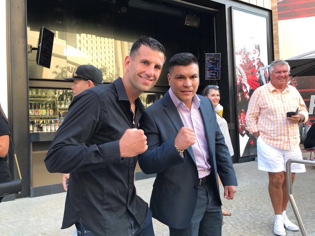 RickyPowWBC's tweet photo. @BoxingHistory Absolute awesome fighter @DanielPoncedeL1 had the pleasure of meeting him at #CaneloGGG top guy and a real old school Mexican warrior 🇲🇽🥊 https://t.co/lgN8cvVnkJ