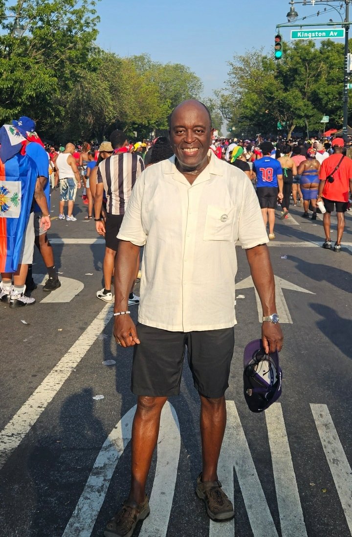 AlvinPonder's tweet photo. The West Indian American Day Parade, one of Brooklyn's  biggest celebrations, captivated tens of thousands yesterday.

Steelpan and calypso bands in elaborate costumes marched down Eastern Parkway. It was mighty hot, the temp and all. 
#westindiandayparade https://t.co/dQo0UHAFCE