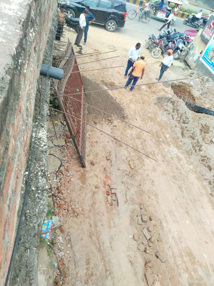 Divya15Oberai's tweet photo. @PMOIndia , @myogiadityanath sir kya yahi nateeja hoga hame apni sarkar pe bharosa krne k baad bhi?
@CMOfficeUP
@UMahilaayog
@dmbareilly
@CommissionerBa1
@BareillyVc
@bareillypolice
@sspbareilly
@barandbench
@BareillyDainik
@AU_BareillyNews
@adgzonebareilly https://t.co/En9myZh1tY