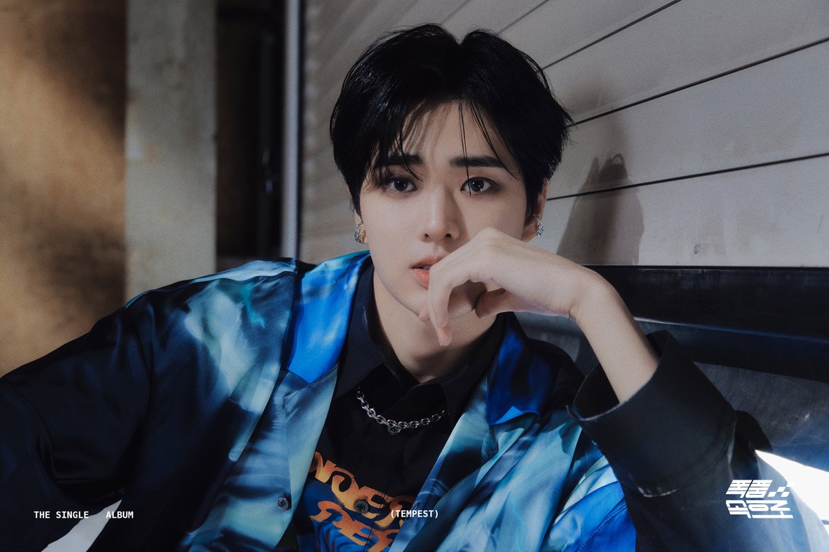 TPST__official's tweet photo. TEMPEST
1ST SINGLE ALBUM

<폭풍 속으로>
CONCEPT PHOTO #1

2023.09.20 6PM (KST)

#TEMPEST #템페스트
#폭풍속으로 https://t.co/p0DpzZpOAA