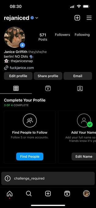 is instagram trying to slow delete me or what https://t.co/zeDVrAfzkk