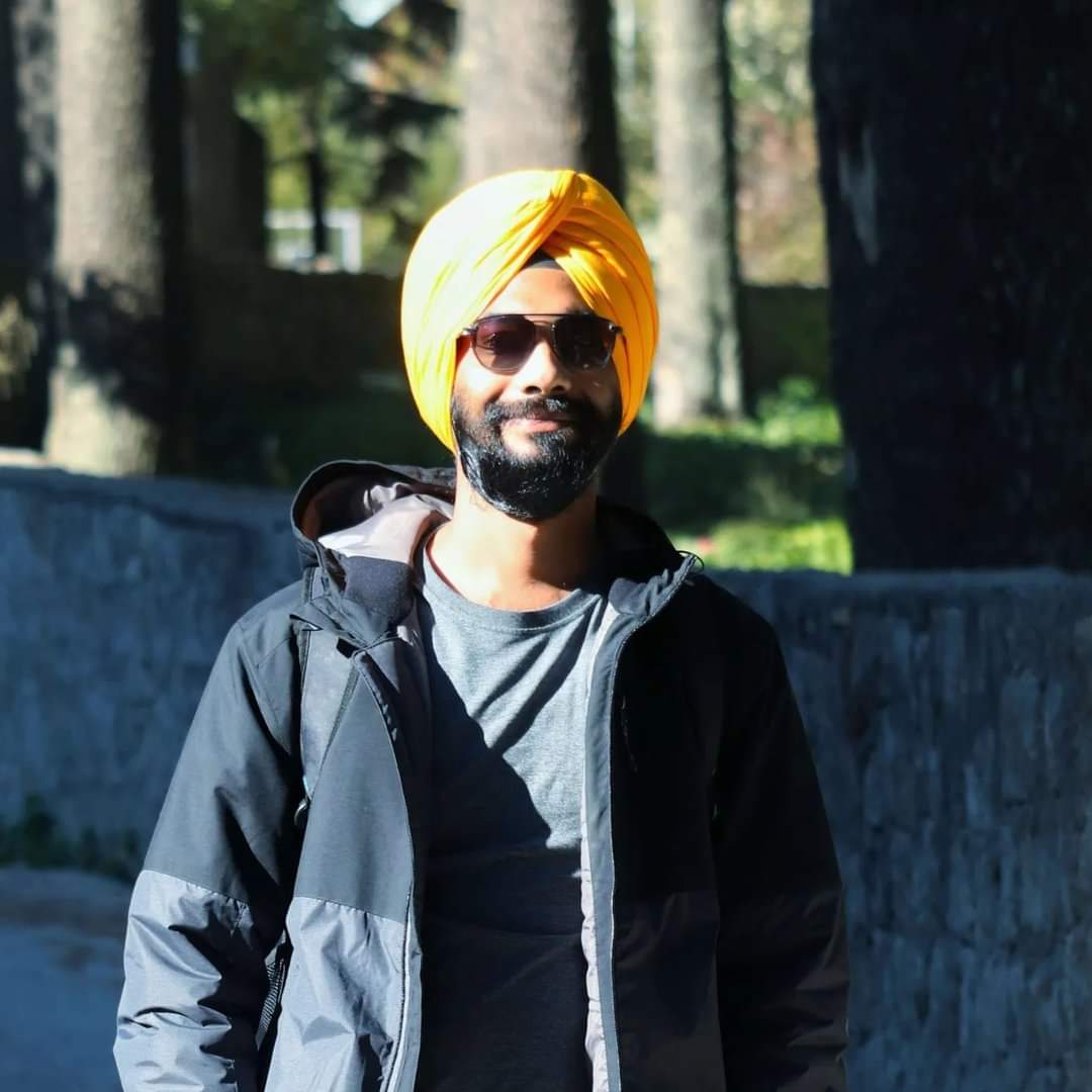the_noddy's tweet photo. Happy Teacher's Day sir aapke chutiyapo ne bohot sikhaya. https://t.co/tcWH95ERbq