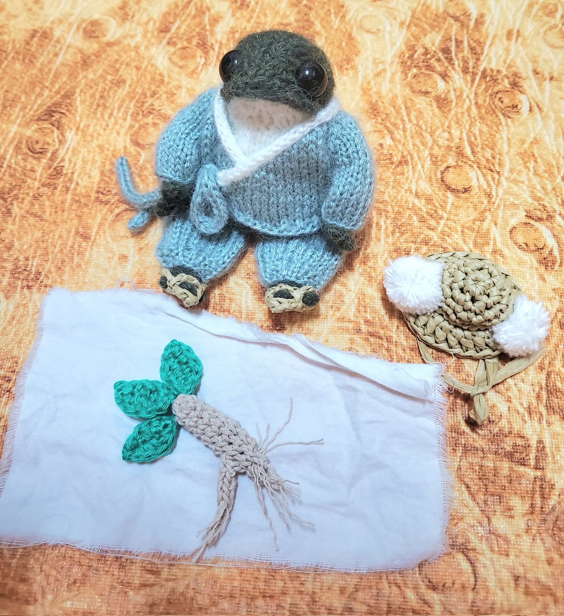 하나 남은 삼이 안 팔려 퇴근이 늦어져 슬픈 보부상 뜨개구리