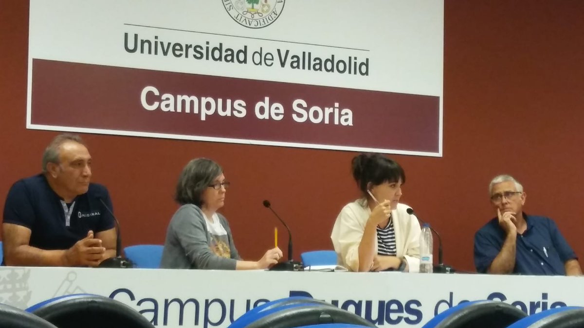 StellaStellae's tweet photo. Antes de la visita a Santa Clara, #EPACVII contó con una mesa de debate para reflexionar en torno a patrimonio, educación, creatividad, desarrollo social e identidad. Carlos Munilla, Ruth Marañon, Pablo Celada, Manuel Heras y yo misma participamos.
Pic. Ana García González https://t.co/i00flU9vLc