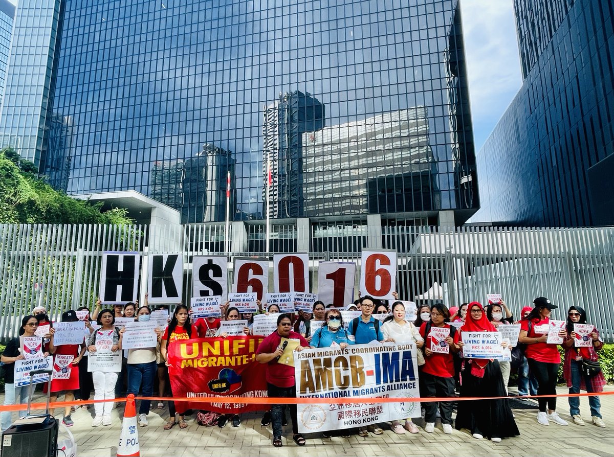 hkfp's tweet photo. 1/ Migrant domestic workers rallied outside Hong Kong's Central Government Offices on Sunday to demand a living wage ahead of an expected announcement on domestic workers' minimum monthly  salary from the Labour Department next month. 

Photos: Carl Catedral and Clarissa Lim. https://t.co/7hKTpiU2RV