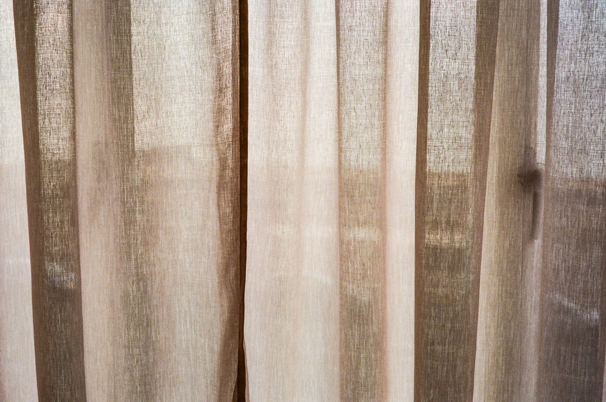 nickdemarco_'s tweet photo. Curtains
Back to my Ventôse series (19 Feb - 20 March). From my blog:
https://t.co/6RKebC5feK
#film #filmphotography #colourfilm #kodak #kodakcolor #zeiss #zeissikon #sonar #50mm #zeiss50mm #believeinfilm #filmisnotdead #analog #analogphotography https://t.co/16HKP4txak