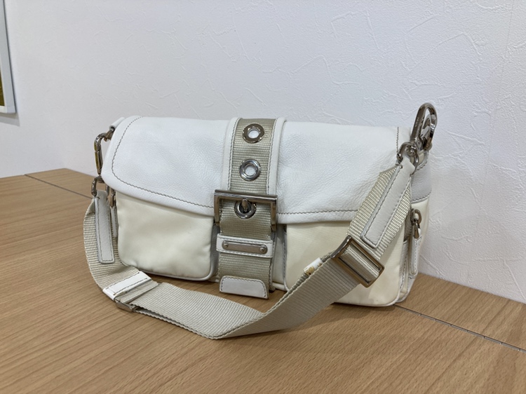 ecoring_HKD's tweet photo. 🌟コーチ🌟
COACHさんのバッグをお買取致しました！

ノーブランド、ブランドはもちろん、古いもの、動かないもの、あなたが捨てようと思って袋に入れているモノまで、ほぼ何でも買取いたします！

#エコ北さんの買取 #札幌twitter会
#エコリングは全てのモノに価値を見出す会社です https://t.co/g2aoOwo9ea
