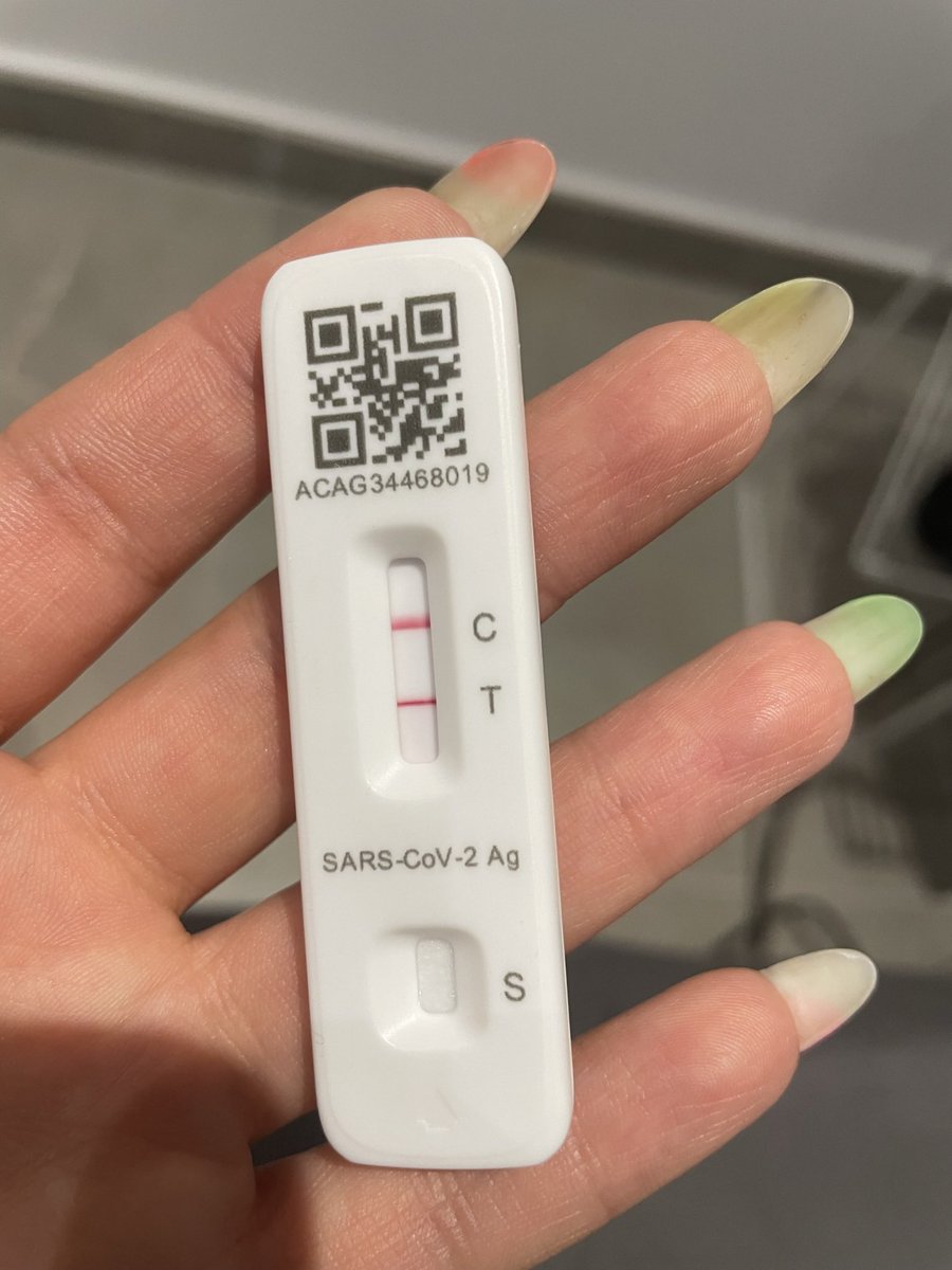 Сломанного пальца было недостаточно.
Теперь у меня какая-то устаревшая болячка.
Олды тут? 😂