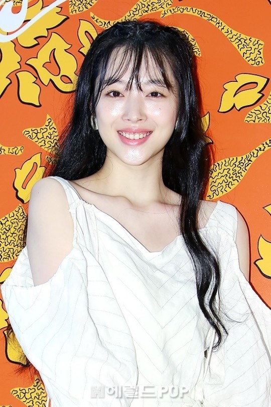 KoreanUpdates's tweet photo. 'To Jinri'/'Dear Jinri' which previously known as 'Persona: Sulli' will be released on '28th Busan International Film Festival'. Contains the story of late #Sulli and her last interview.

The festival will be held from 4-13 October 2023.

https://t.co/bdFOLUmrkl
#KoreanUpdates VF https://t.co/wfkOoE86PO