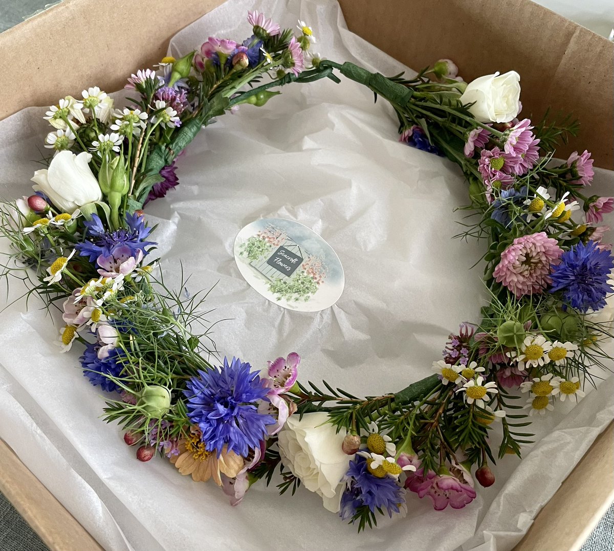 SkegnessLisa's tweet photo. Garden meadow wedding vibes - flower crown, buttonhole and bridal bouquet from this weekend π #seacroftflowers #Skegness #Lincolnshireflorist #LincsConnect #Sustainablefloristry #zeroairmiles https://t.co/wRUqcSNnJD