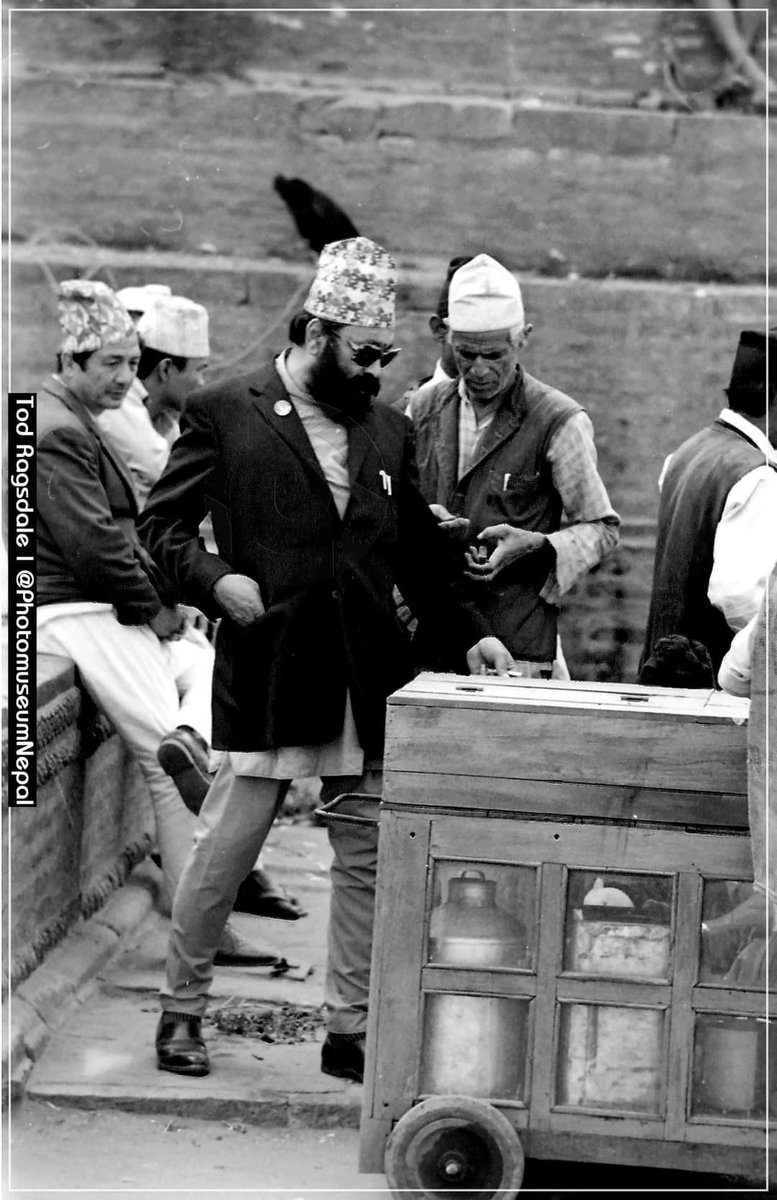 सरलाई कताकता देख्या जस्तो लाग्यो ।😁