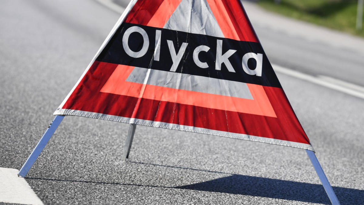 Mopedist och bilist i krock – en person till vård dlvr.it/SvdpJ0