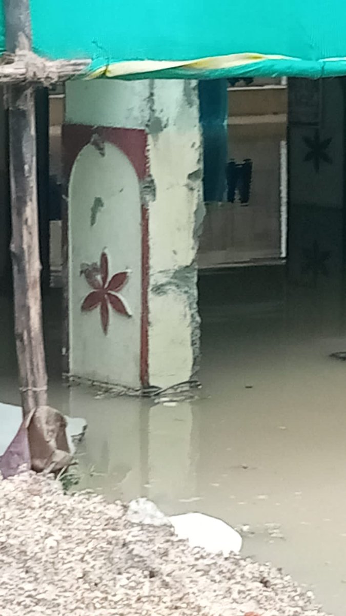 RRaviKumar44819's tweet photo. Respected sirs @KTRBRS@kp_vivekanand@MC_Nizampet@Collector_MDL@KCRBRS6

We are residents of Sri Nidhi Nivas, Pragathi Nagar plot no 220, 225 quthbullapur, Hyderabad. 

Our apartment Compond wall is collapsed due to heavy rain occurred today (05.09.2023) morning. https://t.co/JczOinH7uT