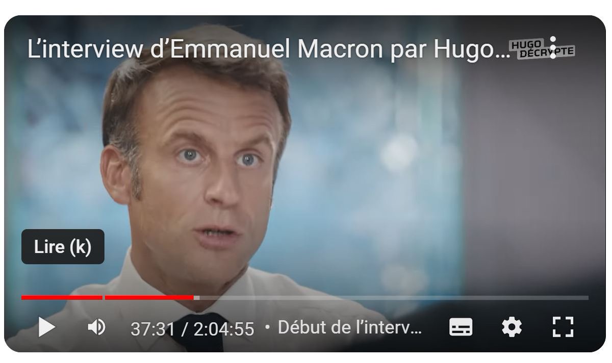 GifasOfficiel's tweet photo. .@EmmanuelMacron invité d'@HugoDecrypte (47'15''). Comment décarboner #aéronautique & #aérien: miser sur l'#innovation, alléger le poids de l'#avion, changer la #motorisation et la nature des #carburants. Ne plus prendre l'avion : "Pas mon truc" https://t.co/4LIco2qDX9 https://t.co/NpZsVy36gE