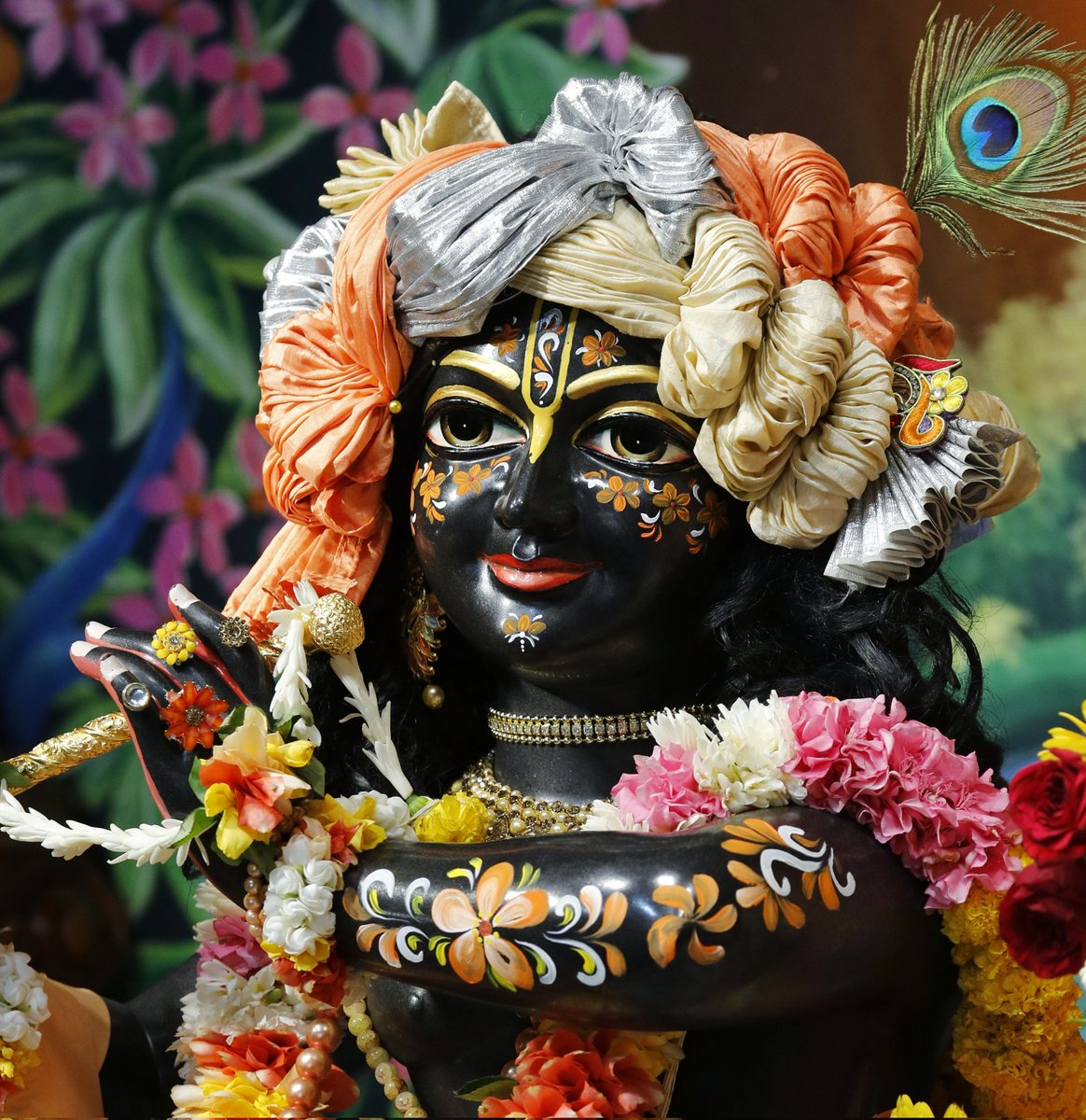 iskcon_noida's tweet photo. Hare Krishna,

Our Online Donation Link for Janmashtami is given in Bio.Please donate generously for making this festival Grand Success.

Sri Sri Radha Govind Dev ji Shringar Aarti Darshan, 5th Sept.

#iskcon_noida #janmashtami #devotional #harekrishna #srimatiradharani https://t.co/rp6EHrNr37