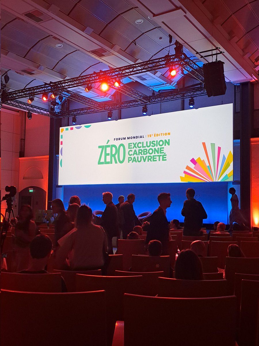 CaseyV94's tweet photo. Ready to be inspired!
Think local, act global 🌐
#3ZÉRO #World #Forum #Mondial #Convergences #Paris https://t.co/7jS764XsXT