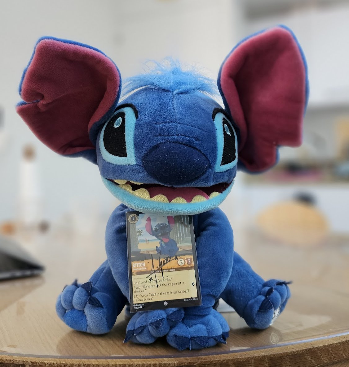 🚨Concours🚨

Aloha tout le monde, pour fêter la rentrée je vous propose de remporter un Stitch dédicacé par <a href="/accorsi_alex/">Accorsi Alex</a> !

Pour celà rien de plus simple : 

➡️ RT ce X / Tweet
➡️ Suivre <a href="/LorcanaFr/">Lorcana France TCG</a> et <a href="/accorsi_alex/">Accorsi Alex</a> 
➡️ Croiser les doigts 😂

Tirage au sort le 18/09.

#lorcana
