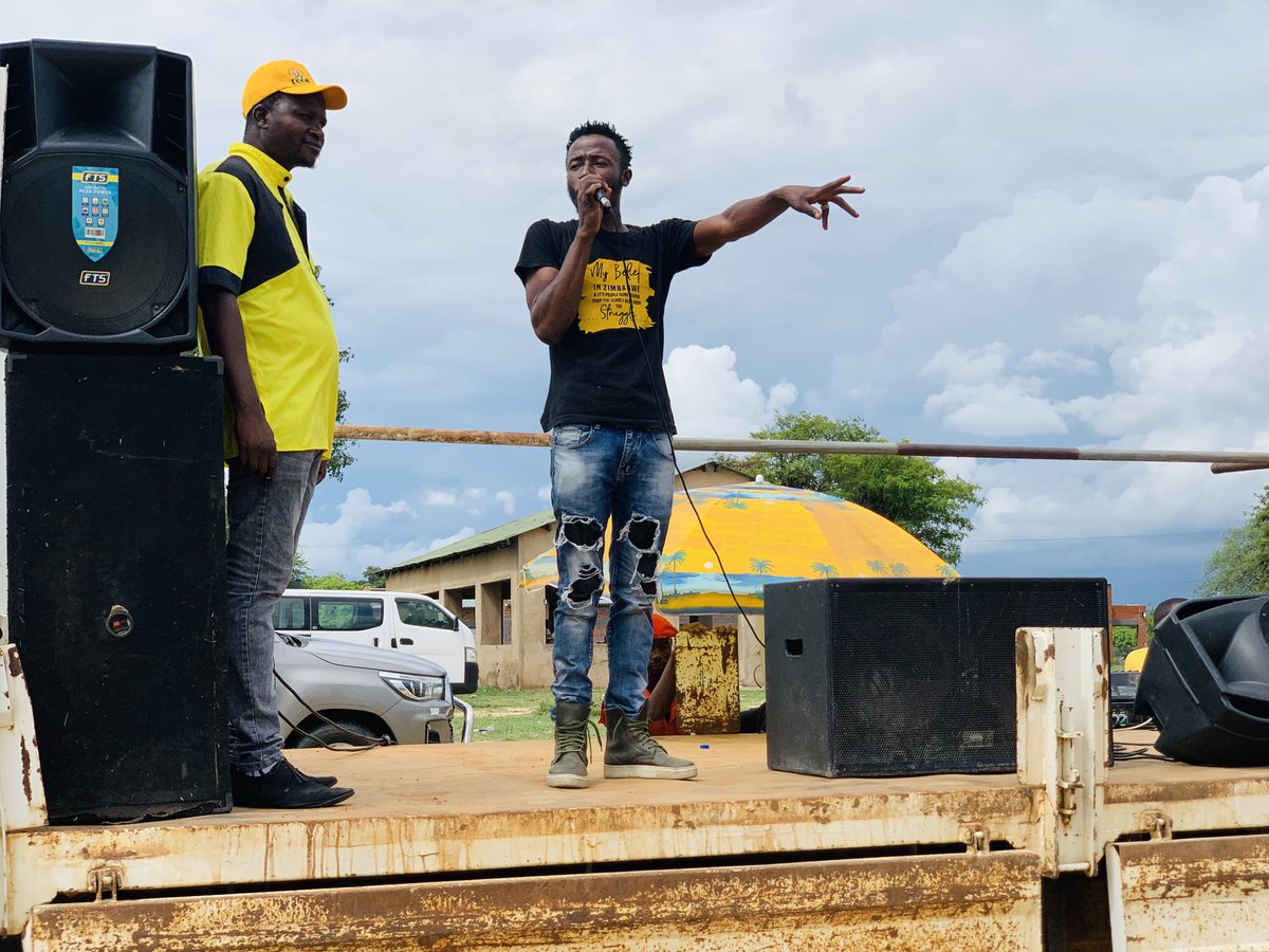 ComradeFatsooo's tweet photo. They say they won the election fair and square.
So why abduct and torture opposition activists after the election?
Why arrest lawyers who are representing the tortured activists?
What are you afraid of?
Sham elections produce illegitimate governments.
#FreeDoug
#FreeTapiwa https://t.co/YTZ8TrTkfW