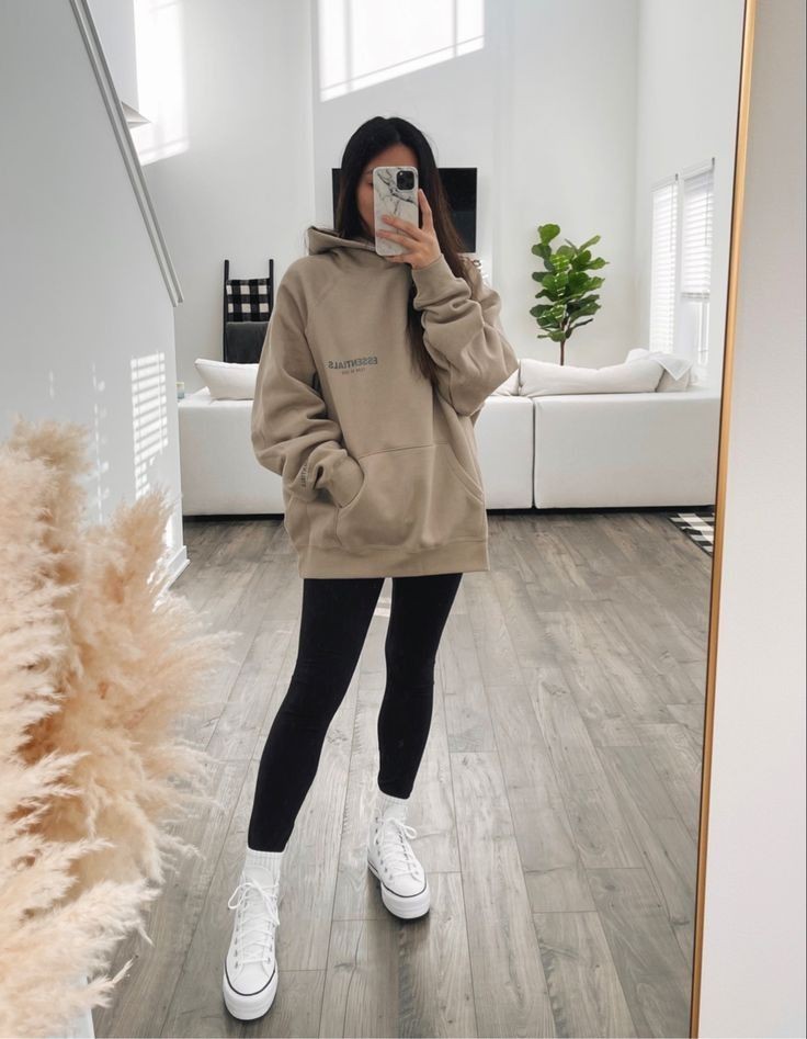 queenkiz's tweet photo. Sweatshirt giyeceğimiz havalar gelse mi artık https://t.co/enZzagsmTD