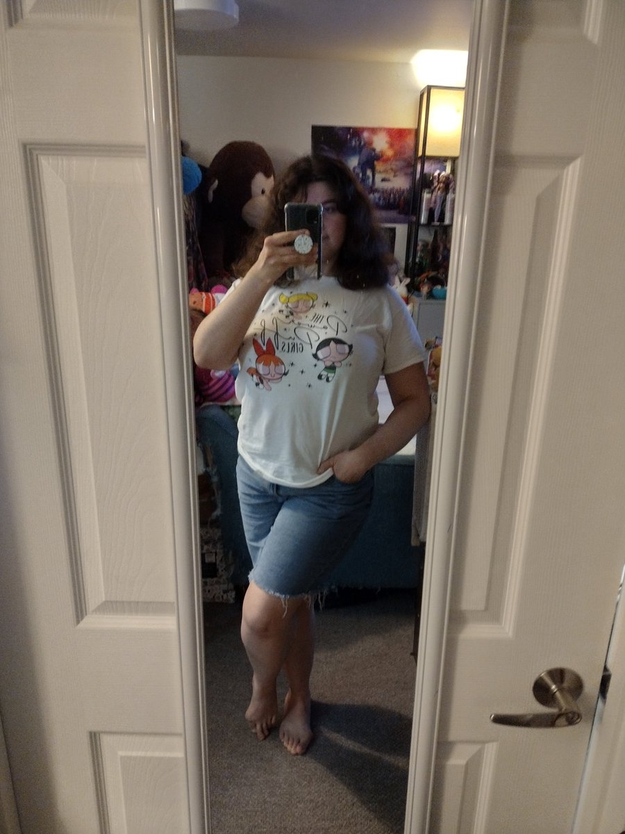 RachaelSadlier's tweet photo. A couple more recent pics 😁
#me #selflove #selfie #leo #selfcare #selca #hair #brunette #shorthair #body #FullBody #mybody #bodypositive #bodypositivity #thepowerpuffgirls #tshirt #denimshorts #mirror #mirrorselfie #mirrorselca https://t.co/NhjI6ncjaj