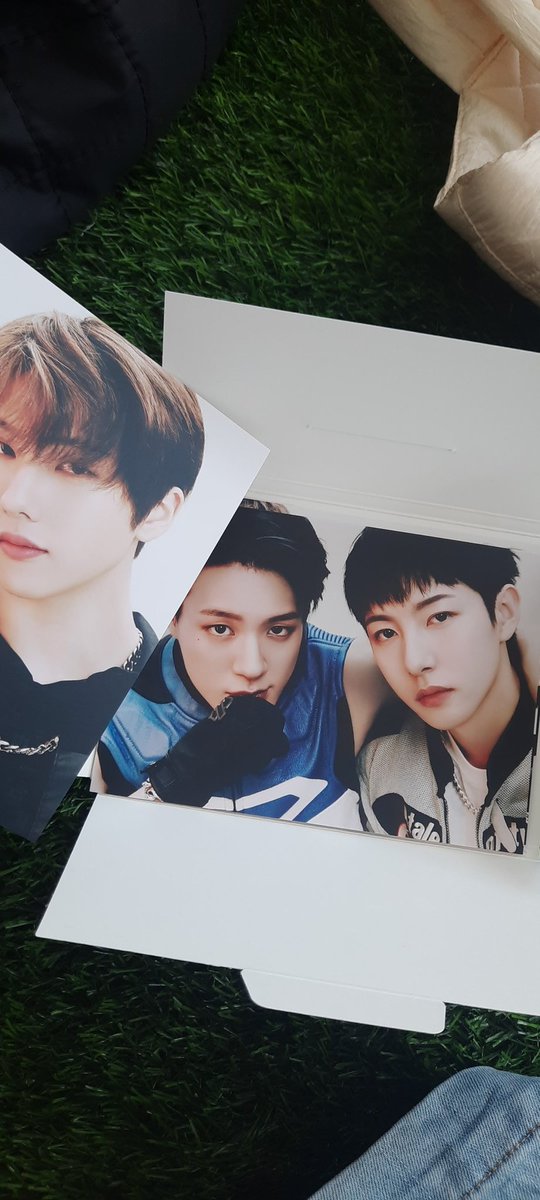zarsska's tweet photo. FINNALY POSTCARD NOREN GUE DATENGT https://t.co/varxMCEUTf