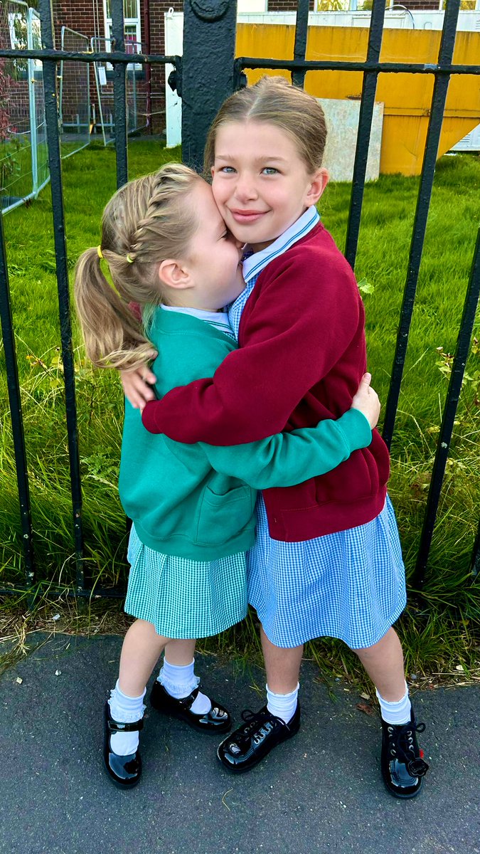 smithof2littles's tweet image. A whole summer together, literally everyday 24/7 and now they part ways again it’s tough

💚✏️❤️

#backtoschool #routineiskey #autismjourney