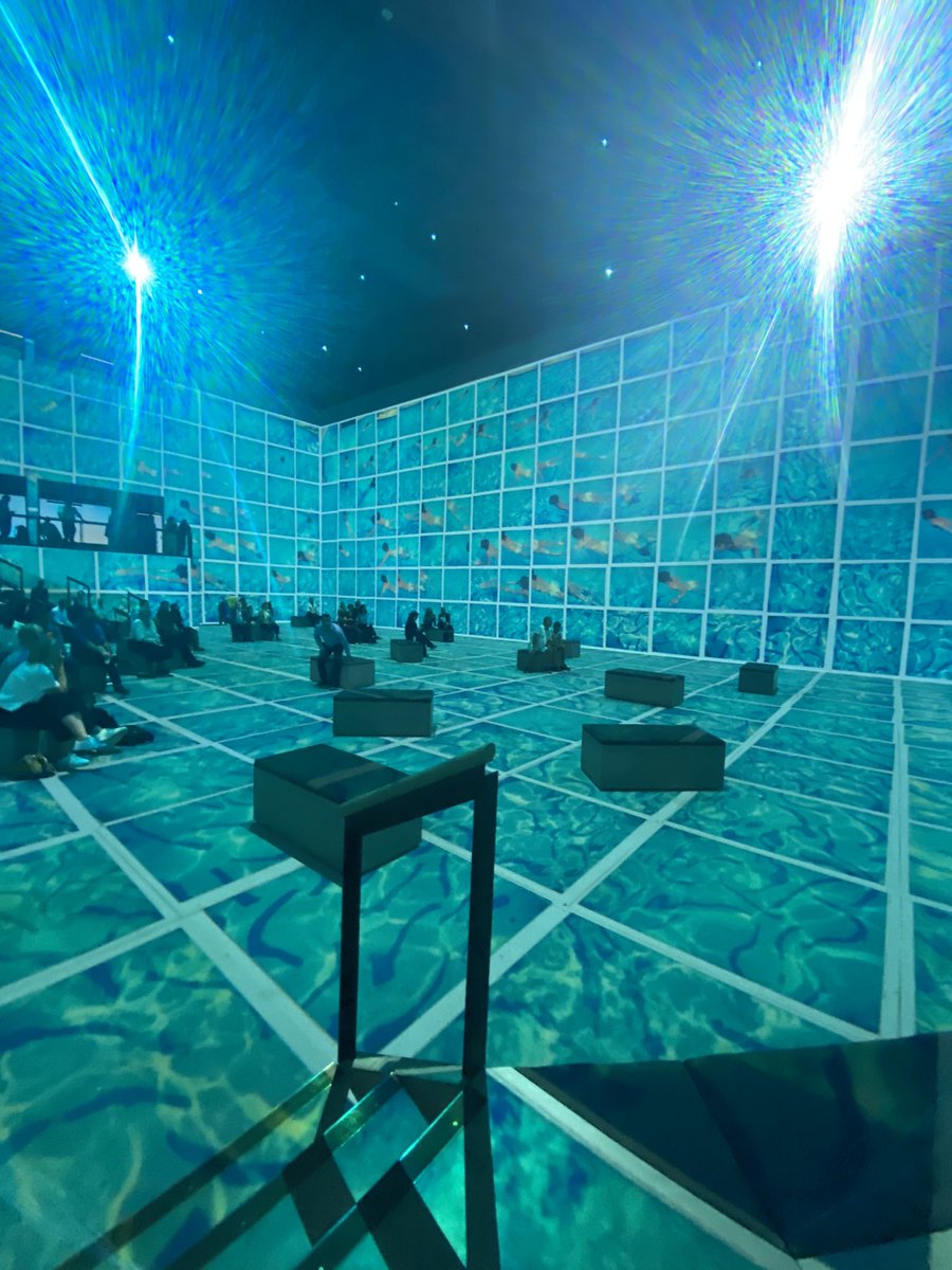 ErnestStrafford's tweet photo. Late to the party but 
#Hockney  at #Thelightbox is so good - just amazingly immersive and stunning images https://t.co/JtgJpjnMsJ