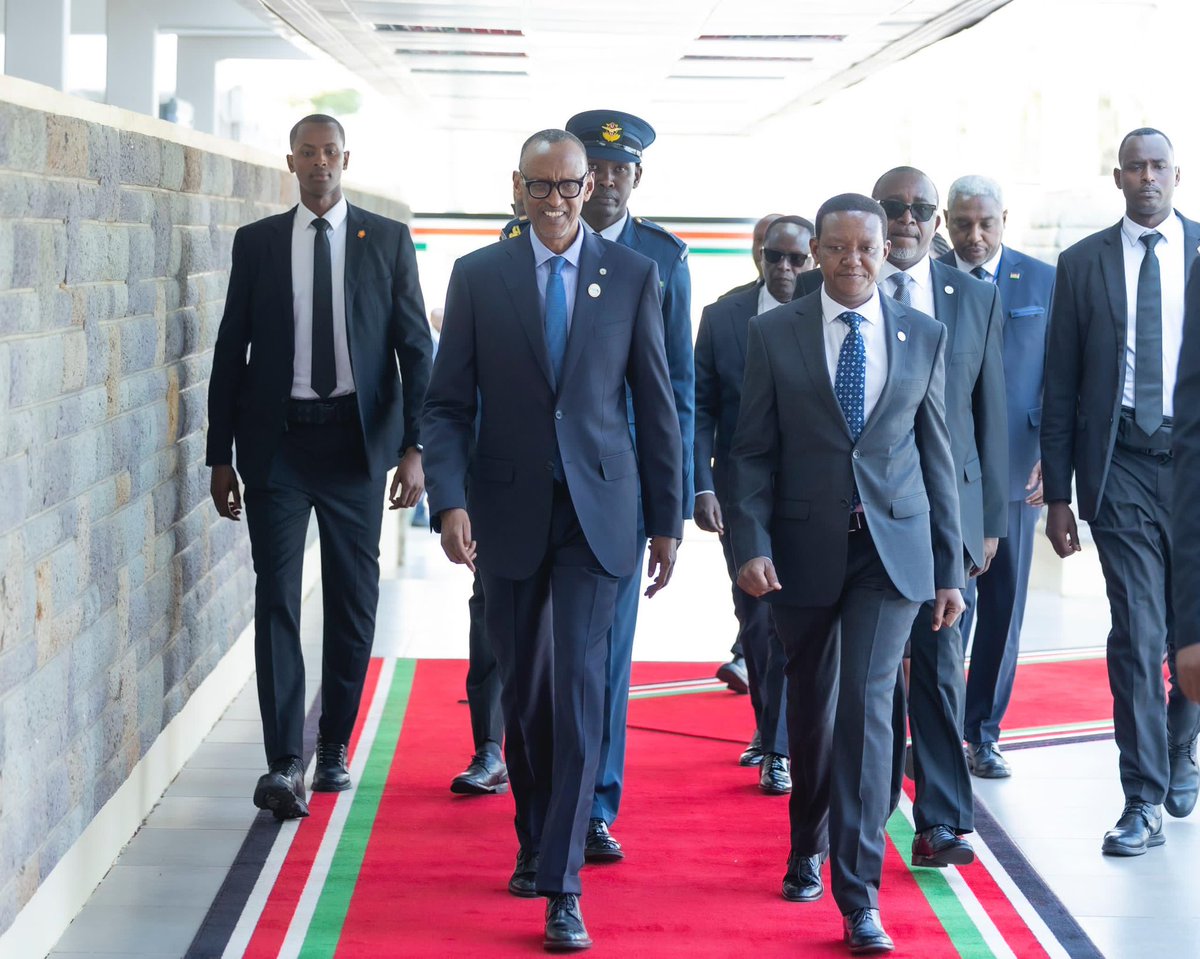 UrugwiroVillage's tweet photo. President Kagame has arrived in Nairobi, where he joins President @WilliamsRuto of Kenya, other Heads of State and Government, and climate change campaigners for the Africa Climate Summit. The inaugural 3-day Summit is co-hosted by the African Union Commission and the Government of Kenya. #AfricaClimateSummit23