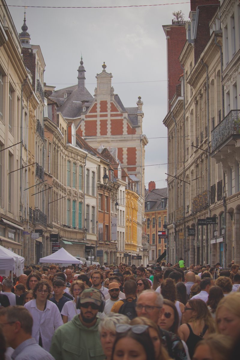 timotheebnd's tweet photo. 2ème braderie de Lille et c'est toujours aussi exceptionnel ! https://t.co/Z9UZOOlcq3