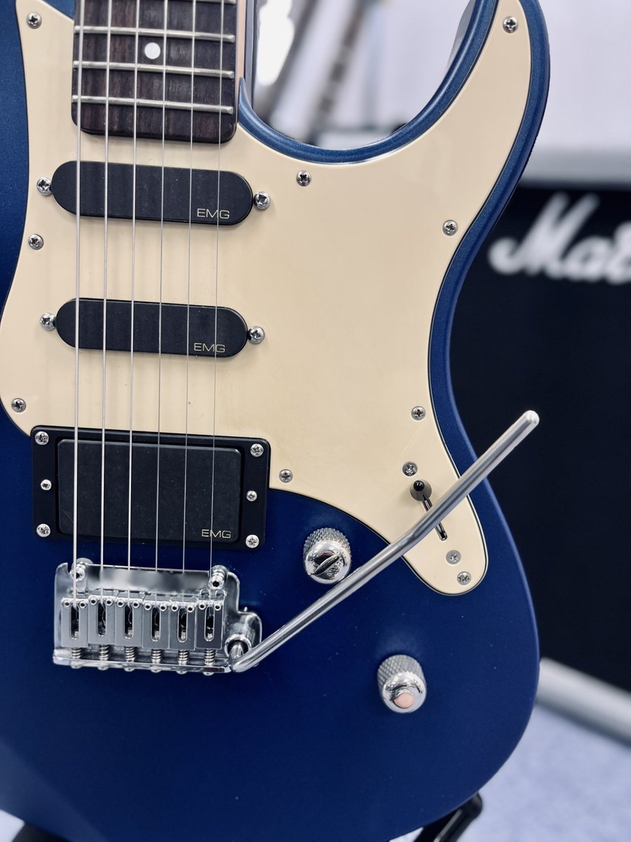 多分30年ぶり位な9V駆動のEMGピックアップをパシフィカに🎸 ワイド