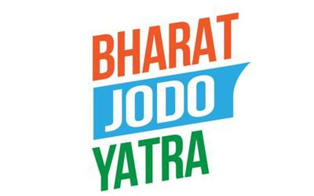 adbhutrss's tweet photo. @SupriyaShrinate थोड़े दिन पहले चाची दिन रात "भारत जोड़ो यात्रा" का ढोंग कर रही थी और अब इन्हे इसी भारत नाम से समस्या होने लग गई ����😂 https://t.co/3dWoVHYXyE