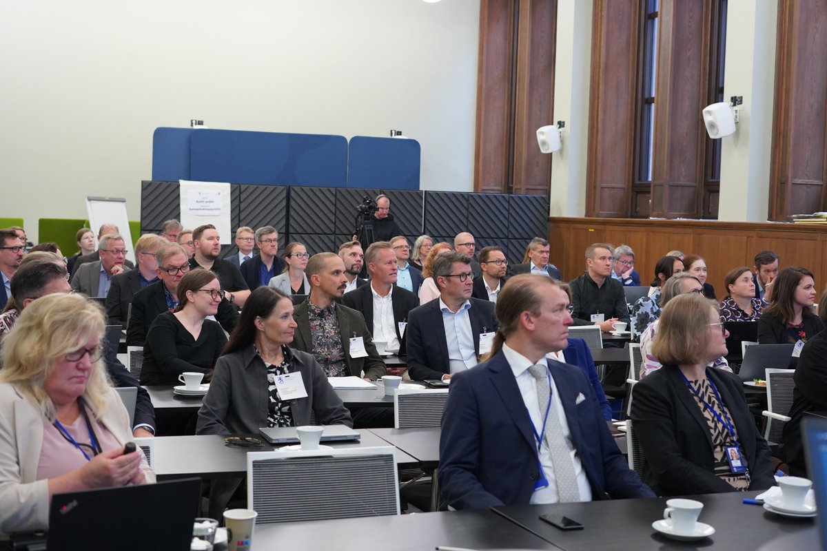 Maankäytön, asumisen ja liikenteen sopimuksia neuvotteleva porukka kaupunkiseuduilta ja valtiolta kokoontui tänään.

💠Nykyisiä MAL-sopimuksia päivitetään nyt ensimmäisen kerran.
💠Tavoitteena päivittää ne kesään 2024 mennessä.

Lue lisää 🔎ym.fi/maankayton-asu…

#MALsopimukset