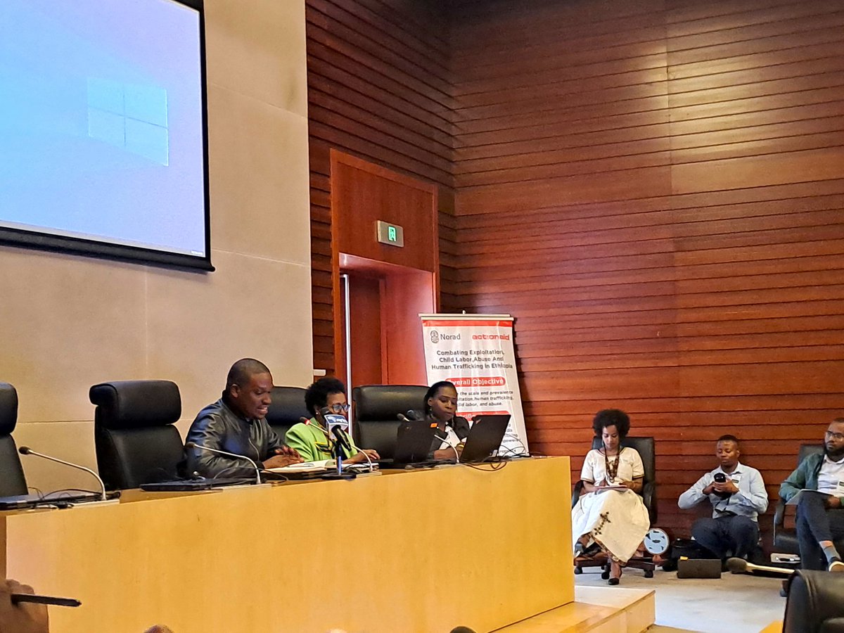 UccaUg's tweet photo. #CorporateAccountability #UNGPs #BizHumanRights #ABHForum
@jbyomuhangyi makes a case for the Legally Binding Treaty. He emphasises that voluntary measures are not enough. @ISERUganda @ESCRNet @ActionAid @actionaiduganda @AfricanACCA @VictoriadeMell_ @CALS_ZA https://t.co/6nauT99pCx
