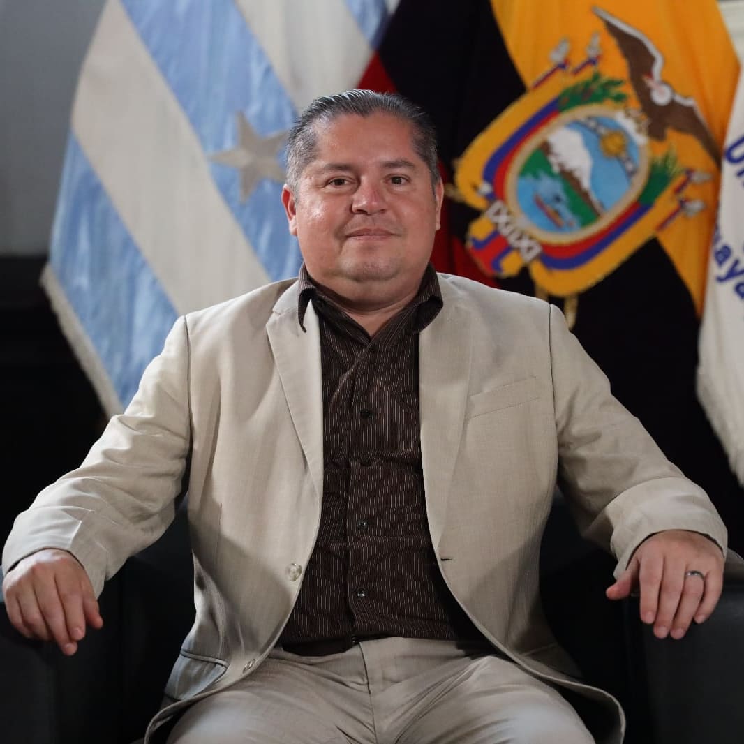 Mi deseo de Cumpleaños es tener a mi familia y amigos con vida. 
Nuestros días estarán llenos de dicha, bendiciones y properidad, porque Dios está con nosotros.
HOY NACÍ!!!