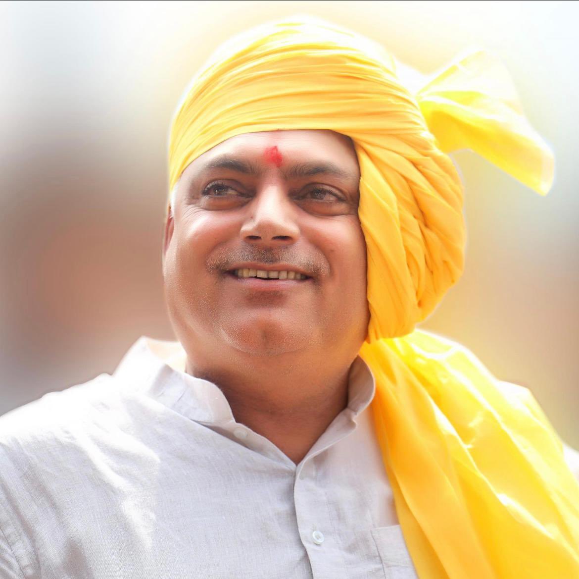 bjp_priyadarshi's tweet photo. हरियाणा प्रदेश महामंत्री श्री @Vedpaladvocate जी को जन्मदिवस की शुभ मंगल कामनाएँ। ईश्वर आपको दीर्घ आयु व उत्तम स्वास्थ्य प्रदान करें।
आपका प्रेरणादायक मार्गदर्शन सदैव हमें मिलता रहे।
#vedpal #happybirthday https://t.co/QsAwzxK24R