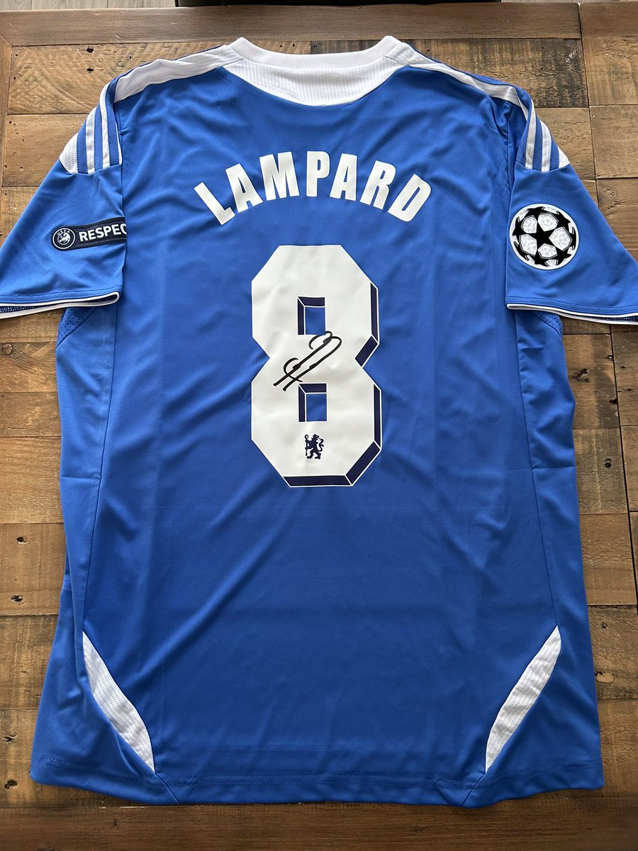 AdamGraphs's tweet image. SIGNED FRANK LAMPARD CHELSEA 2012 HOME SHIRTS