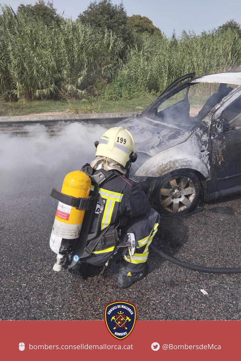 BombersdeMca's tweet image. Incendi de vehicle, ahir horabaixa a la rotonda del #HospitaldInca.
#guardiacivil
#ParcInca