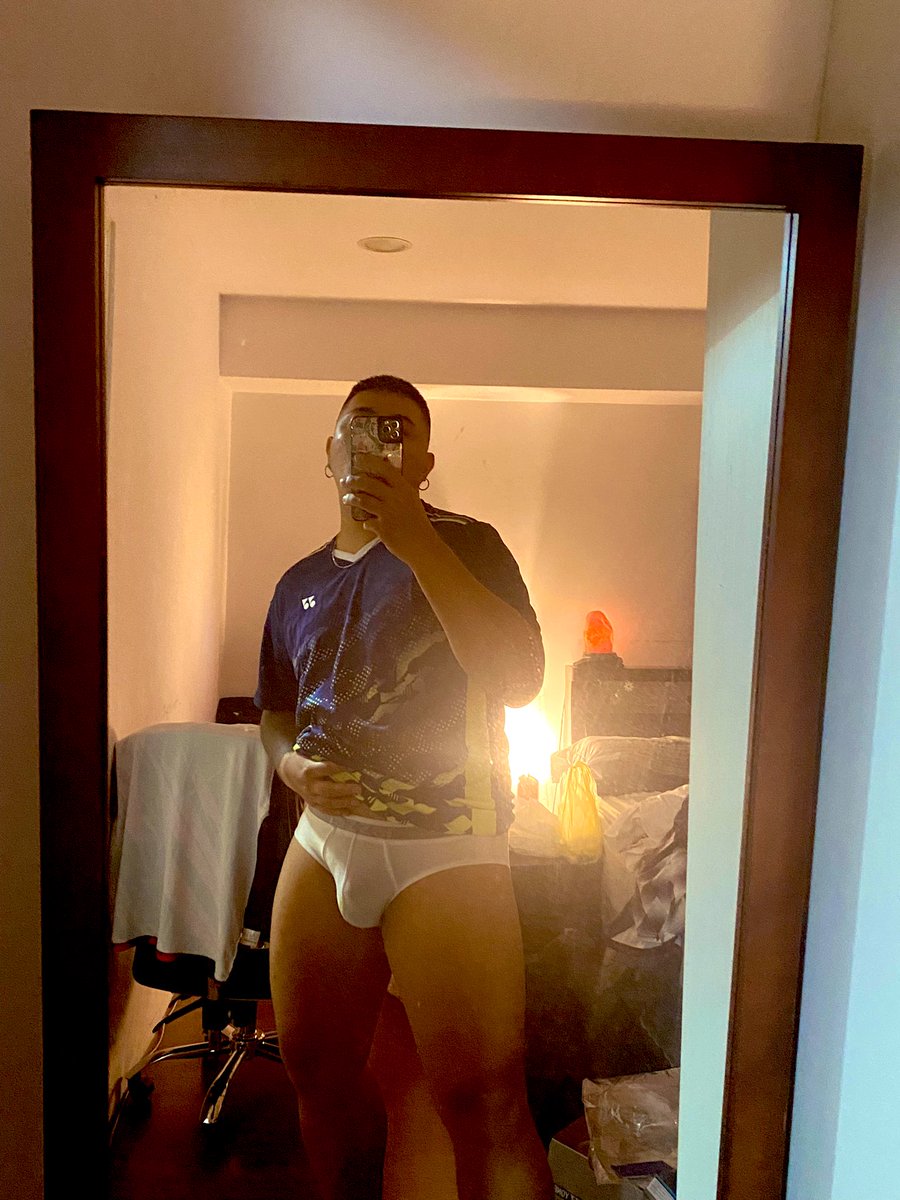 比較想跟我打球還是打砲呢？🫣

打球的話我比較偏攻
打砲的話最喜歡被壓著幹😳

#告訴我你想幹嘛