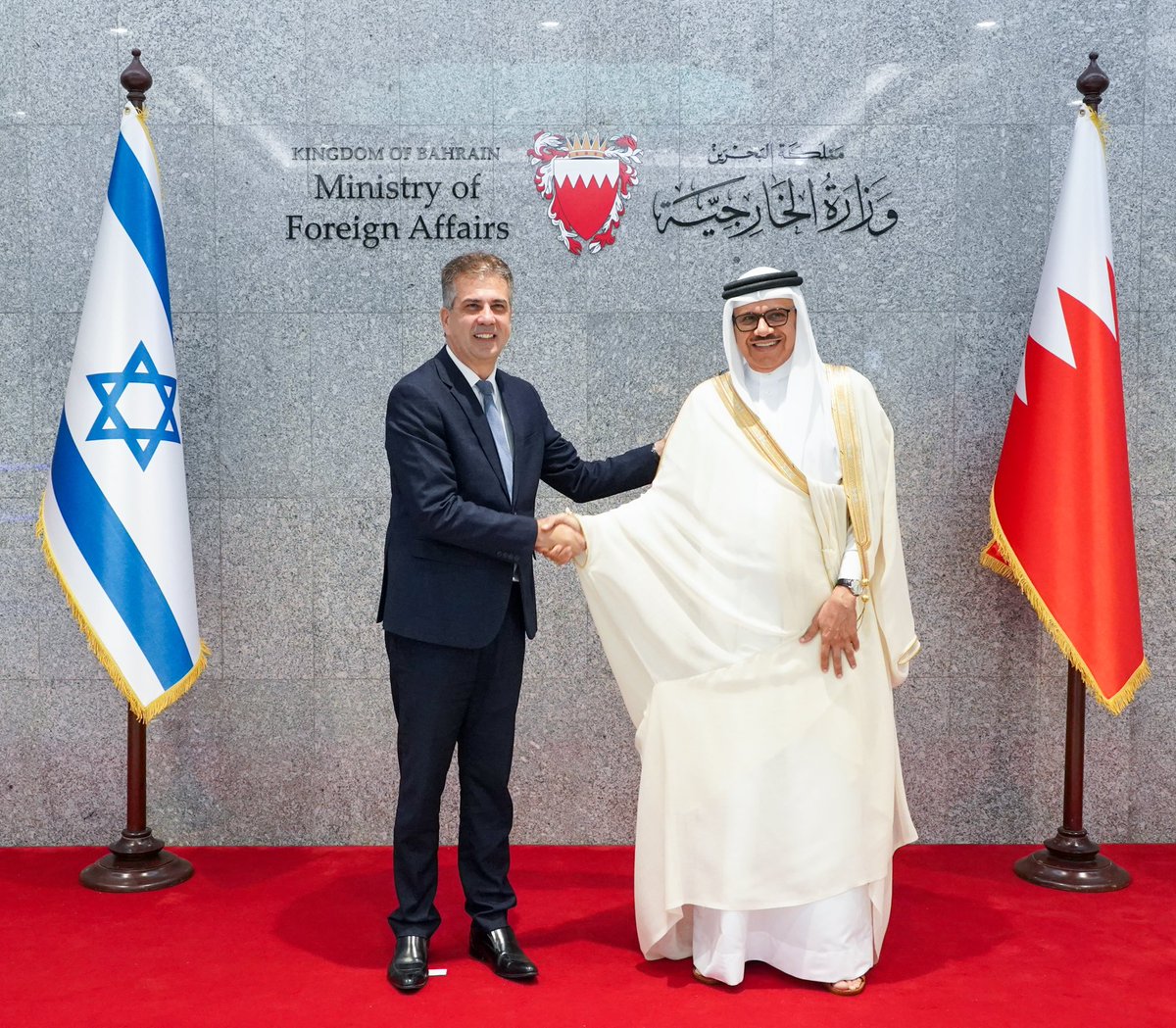 כבוד ד"ר עבדולאטיף בן ראשיד אל זאיאני, שר החוץ,  נפגש במטה משרד החוץ עם כבוד מר <a href="/elicoh1/">אלי כהן | Eli Cohen</a> שר החוץ של מדינת #ישראל, לרגל ביקורו בממלכת #בחריין.