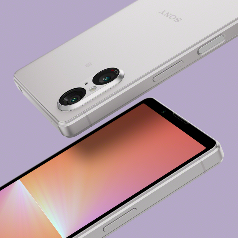 sonyxperia's tweet photo. With its slim and seamless design accentuated by neutral colours, #Xperia5V is beautiful in look and feel. A fine-grained metal frame and frosted glass rear also creates a comfortable ergonomic experience.
#SonyXperia #NextGenSensor #NewPhoneNewMe #3in2