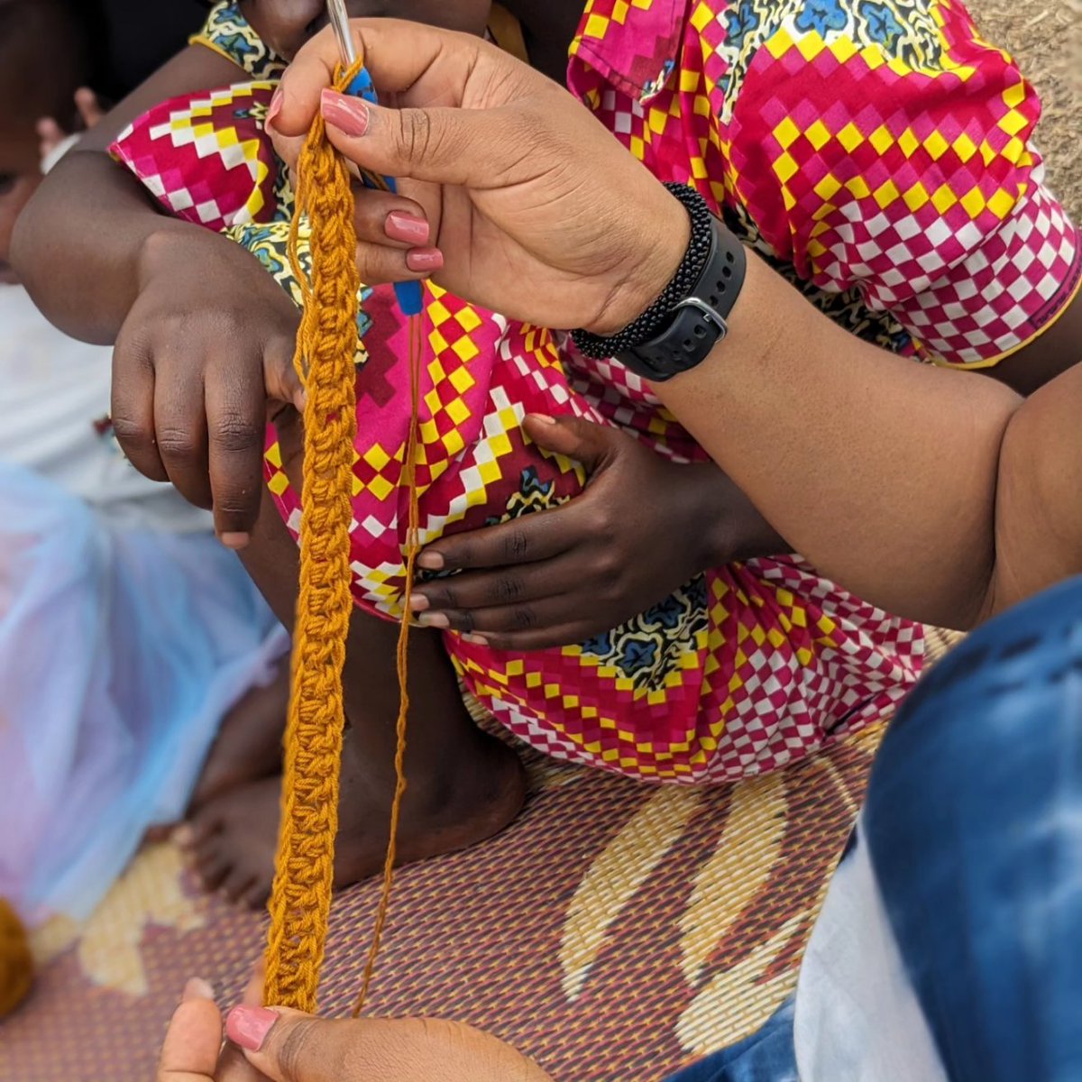 NyinaInitiative's tweet photo. #TalktoTalk Mubwiza,our gatherings go beyond just dialogues. As we engage in sharing stories, also nurture our creative side by crafting beautiful pieces from threads. These handmade creations not only reflect our uniqueness but also open doors to income-generating opportunities. https://t.co/mmf4Ma7qTX