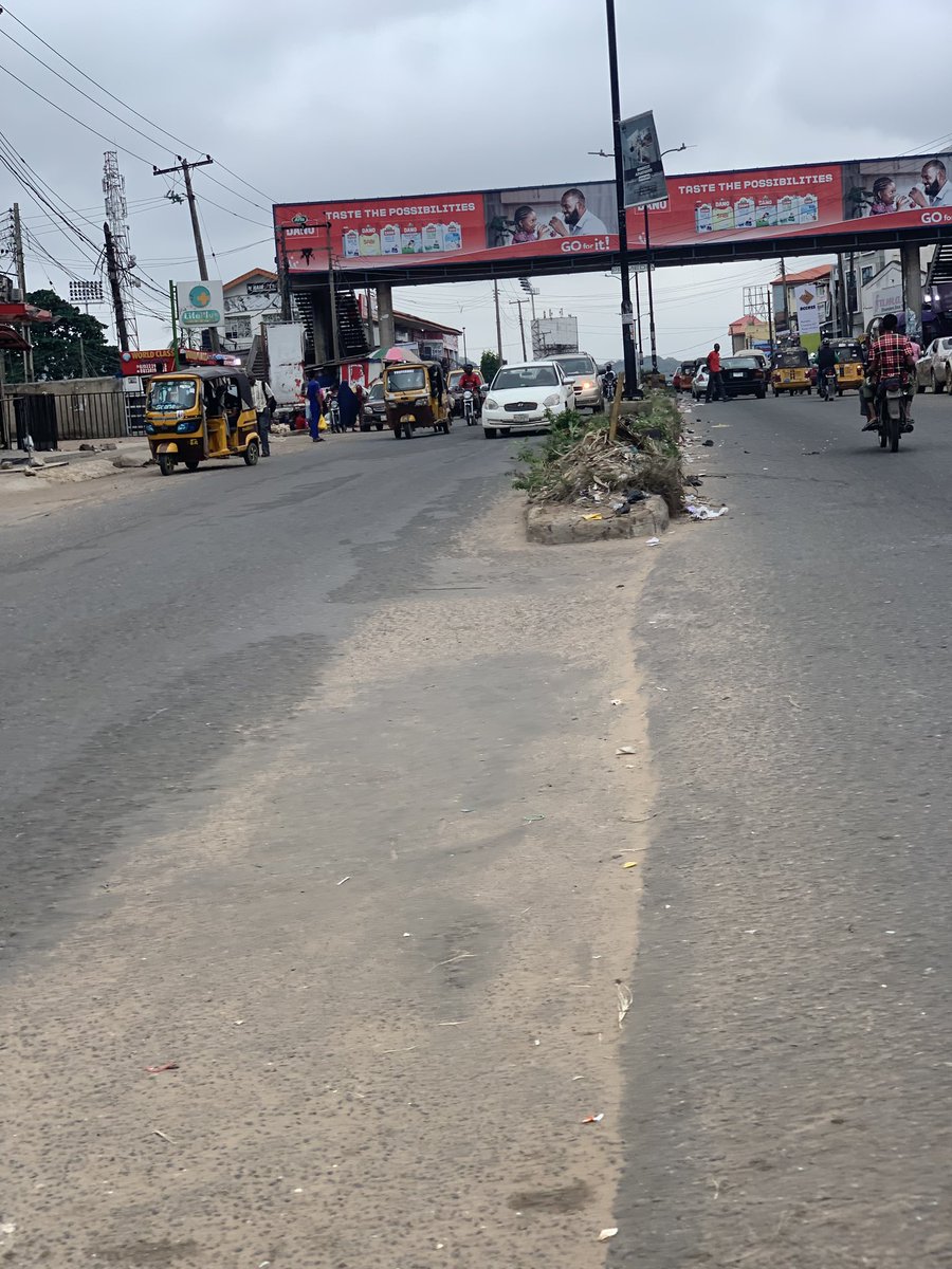 saodiyyahhhh's tweet photo. @solutions939fm
#TrafficUpdate
#Dugbe #QueenCinema
Free movement
There are no traffic lights but vehicles are moving freely
The road is quite neat this morning https://t.co/ae2MaFbiZC