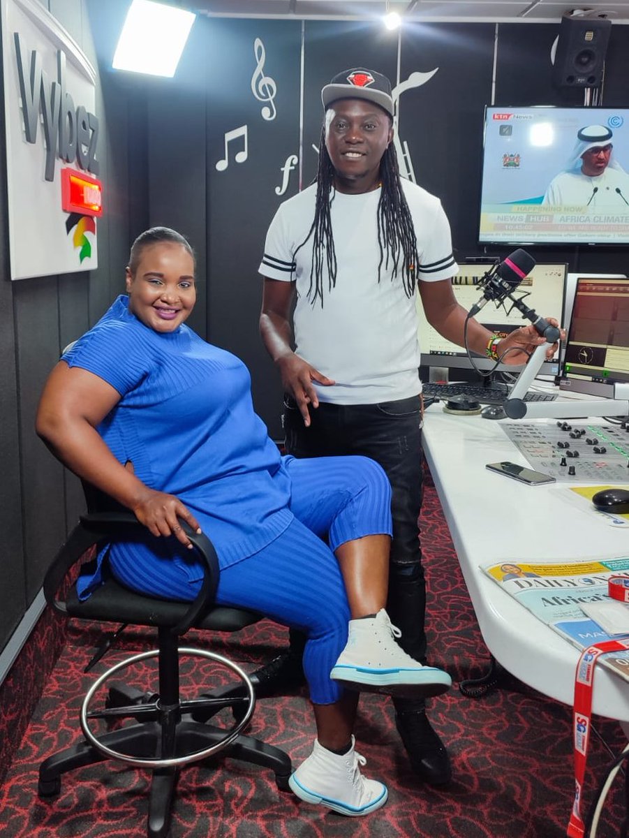 #Vybeayard wozza! Lumbutuku lazima asapa <a href="/VybezRadioKE/">Vybez Radio</a> tuko na kijana ya manjesta <a href="/deejaypatiz/">DEEJAY PATIZ</a> si kasongee na hatuja sahao 3 is the number ama?