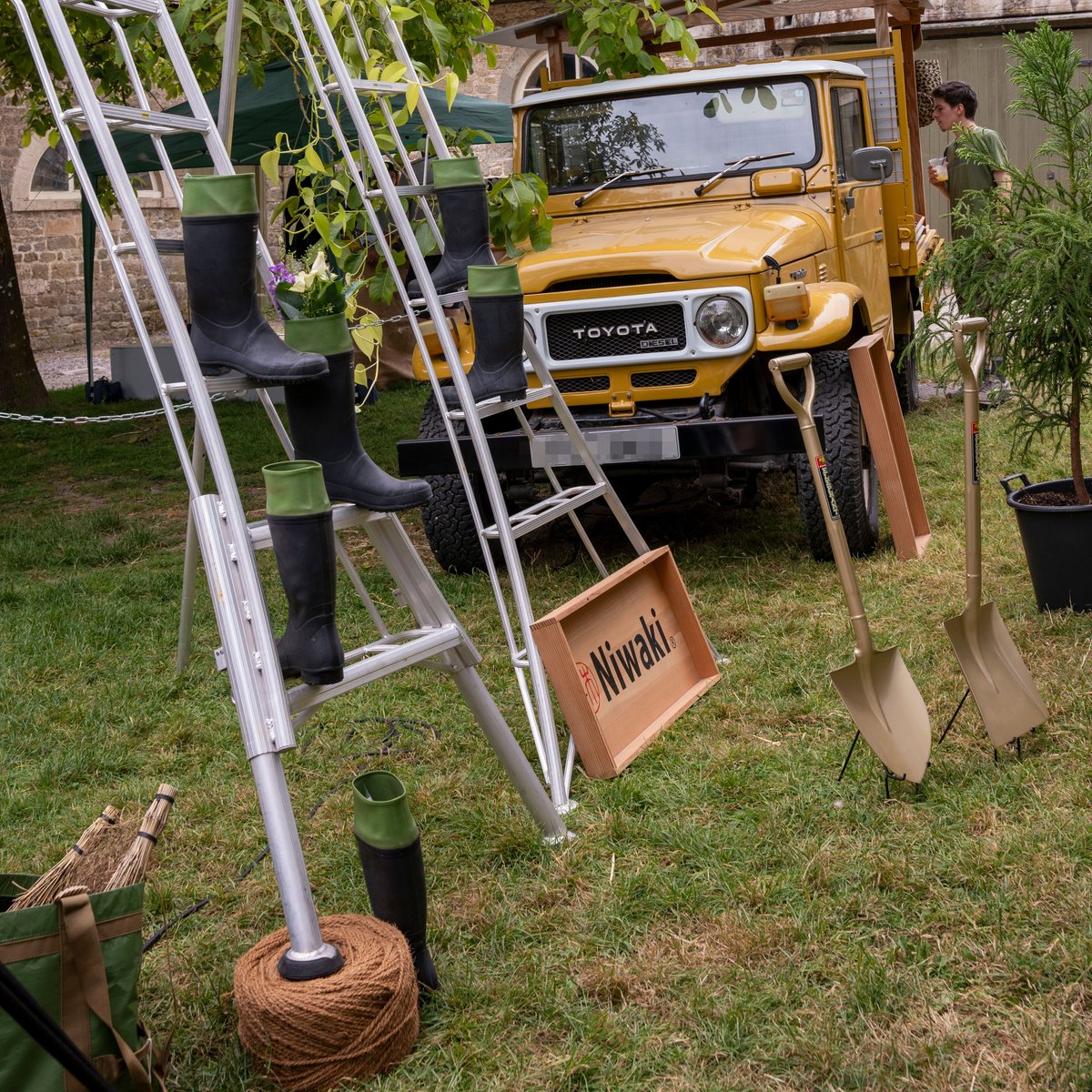 RHS Wisley is go >>> look for the yellow Niwaki Toyota at Stand L where we will be offering 15% off + free delivery* for all Niwaki Original (and, ahem, best) Tripod ladders and Niwaki EN-Pro Adjustable Tripod Ladders. 
loom.ly/2cB6SB8
* geographical restrictions apply.