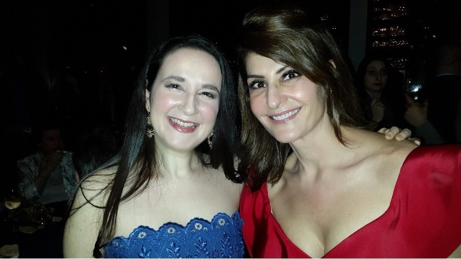 Andrea_Simmons's tweet photo. An interview filled with so many gems of wisdom from the always-inspiring, Nia Vardalos!❤️💫
On success, being yourself, and getting through grief:
WATCH: https://t.co/phgy0rwLhT
#FollowYourDreams
#storytelling
#creativity
#writing
#MBFGW3 https://t.co/gPB6TkOYSk
